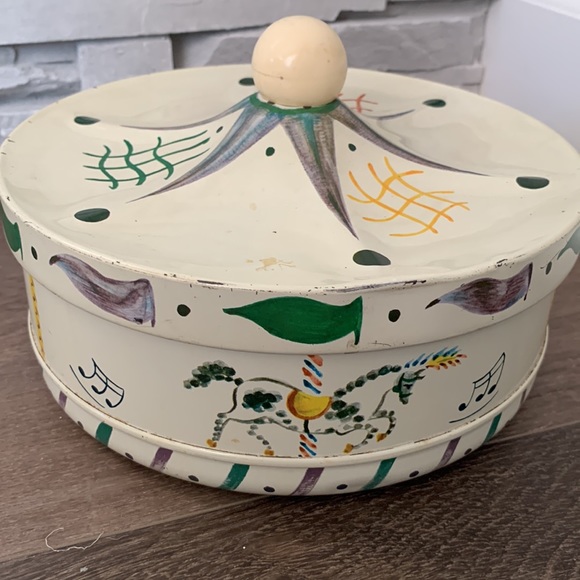 Vintage carrousel cookie tin - Picture 4 of 9